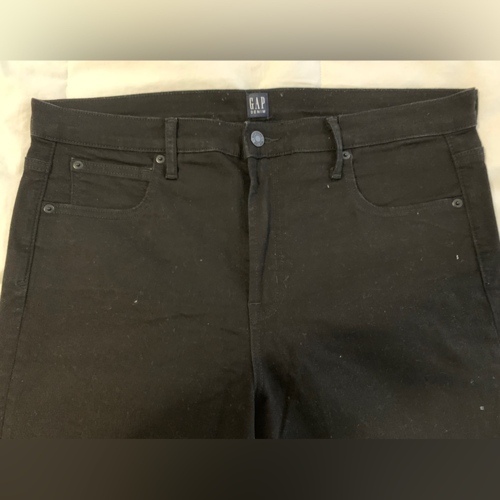 GAP 33R BLACK CROPPED WOMENS JEANS WITH FRAYED HEMS